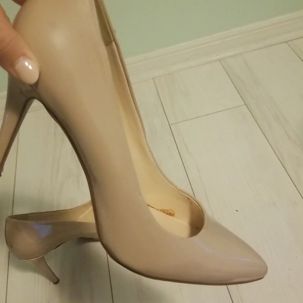 Nine west nude shows - Picture 8 of 9